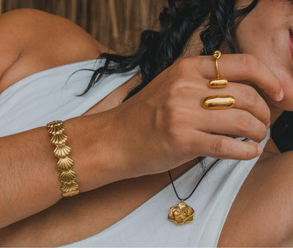 Brazalete Conchas Seguidas