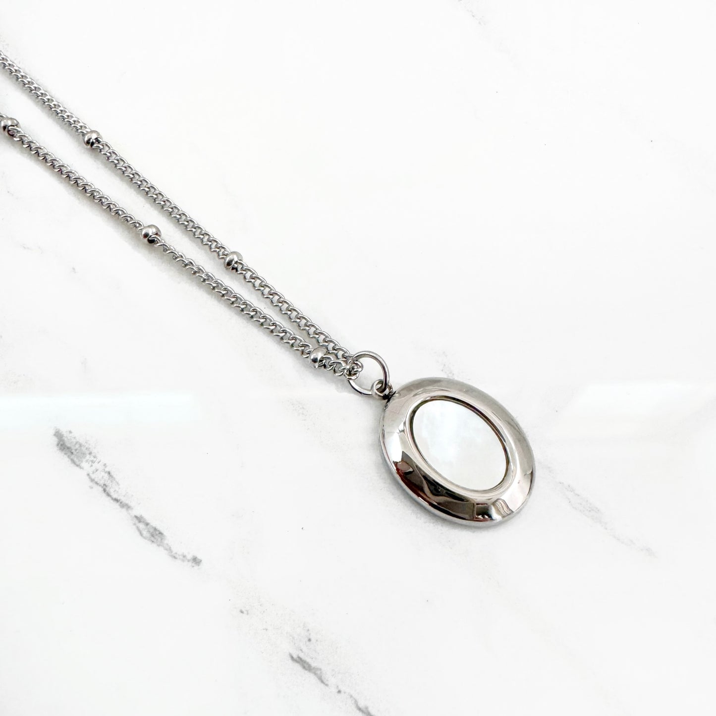 Collar Oval Concha Nácar